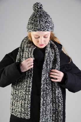 Cosy ribbed hat and scarf set