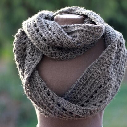 Riding the Rails Ribbed Infinity Scarf