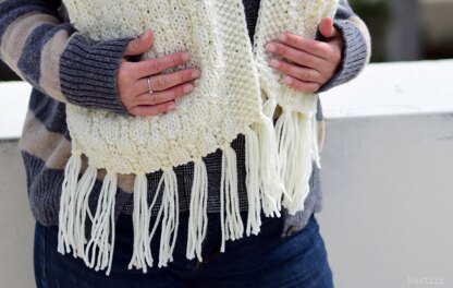 Akureyri textured knit scarf with fringe