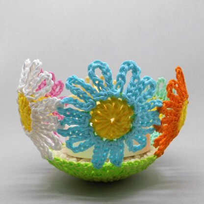 Flower tealight holder - easy from scraps of yarn