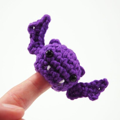 Amigurumi Bat Finger Puppet