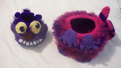 Wonderland Cheshire Cat Basket Set and Stuffed Toy