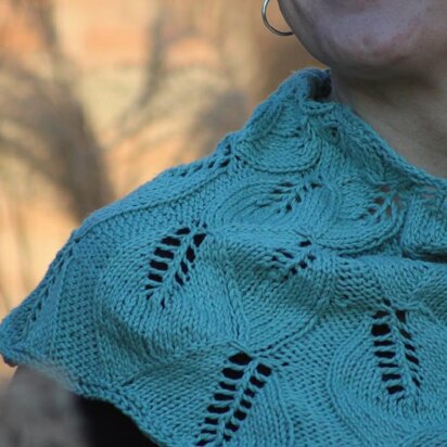 Meandering Leaves Cowl