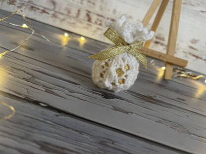 Lacy Parcel Favour Ferrero Rocher Cover Knitting Pattern