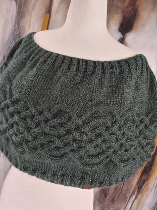 Clover Capelet