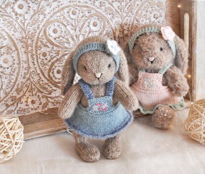 Knitting pattern for bunny and kitten outfit