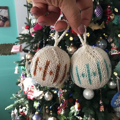 Knitted Tree Baubles