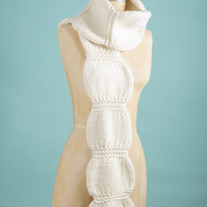 Color Block Scarf in Lion Brand Go For Faux - L80393 - Downloadable PDF