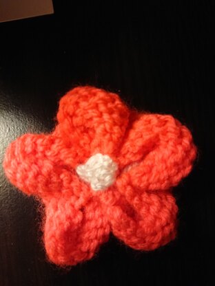 Basic knitted flower