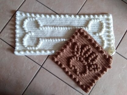 Bernat Paw Print Crochet Pet Rug Pattern Pattern