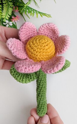 Simple Crochet Flower – Pattern and Tutorial