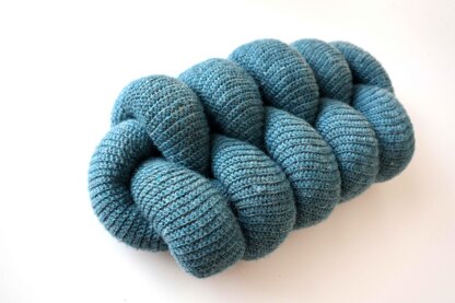 Knot pillow Brina