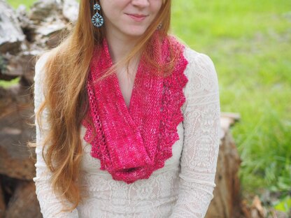 Lace and Crème Cowl