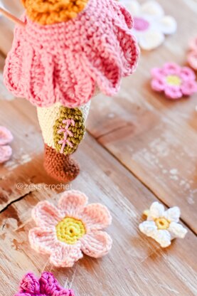 Crochet pattern Klig - The tiny spring flower creature