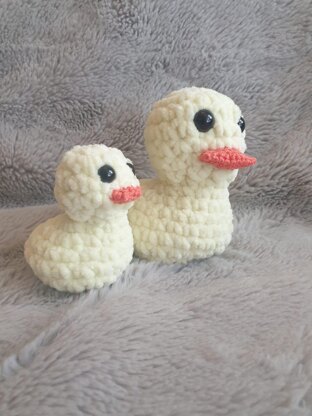 Crochet mummy and baby duck