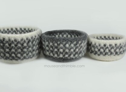 Gingham Nesting Bowls US TERMS 3525