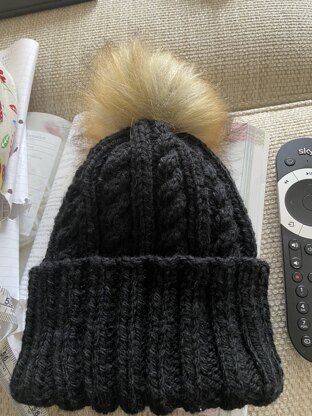 Cable hat