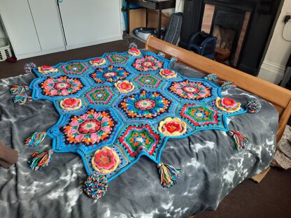 Casa Khalo Blanket