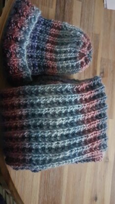 Womens chunky knit hat and scarf