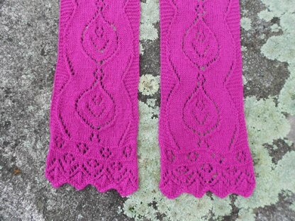 Fuchsia Fantasy Lace Scarf