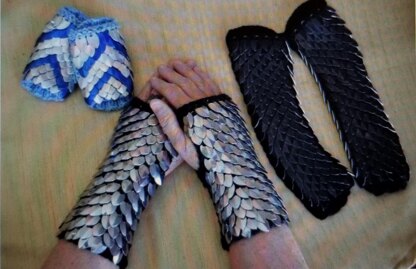 Dragon Scale Mitts