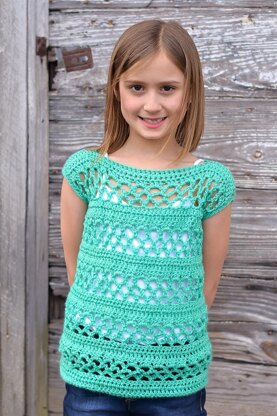 Magnolia Tee Crochet pattern by Michelle Ferguson | LoveCrafts