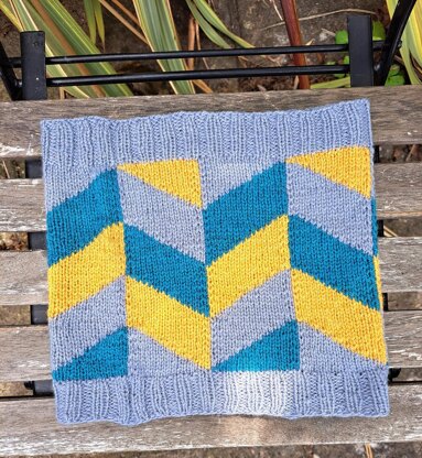 Chevrons Cowl