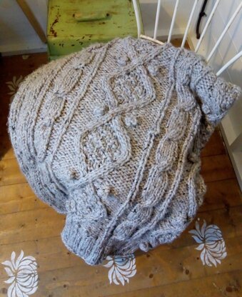 Chunky cable knit throw