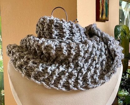 Claire cowl 001