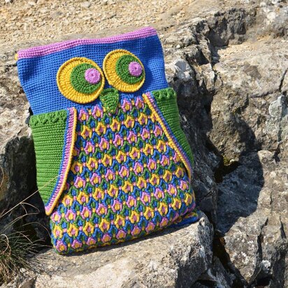 Wondering Owl - overlay crochet