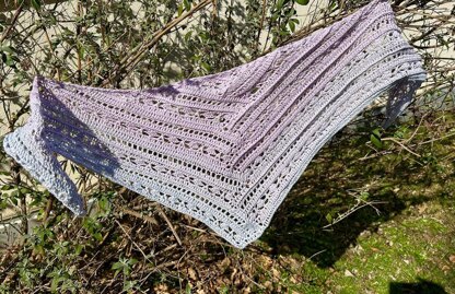 Flat Triangular Scarf "Opora"