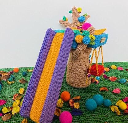 Amigurumi jungle of dream - tree bed & play area