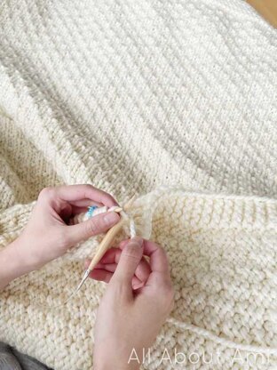 Chunky Dotty Blanket