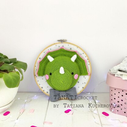 CROCHET PATTERN “Wall hanging Triceratops”