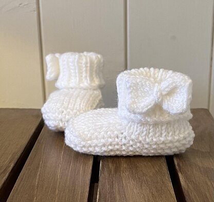 Luna Bow Baby Booties