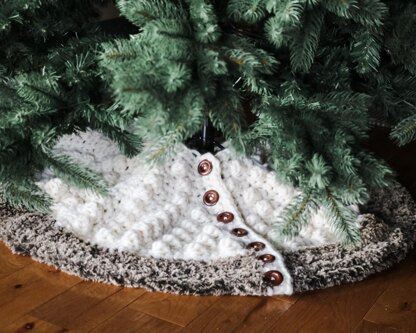 Buttons & Bobbles Tree Skirt