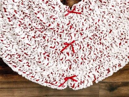 Peppermint Swirl Tree Skirt