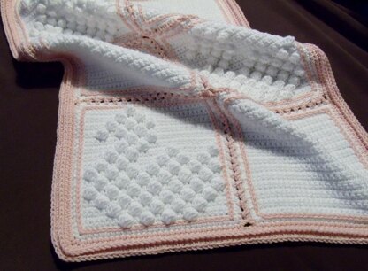 Blanket with Swan Bobble