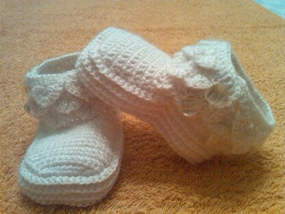 Crocodile Stitch Baby Booties