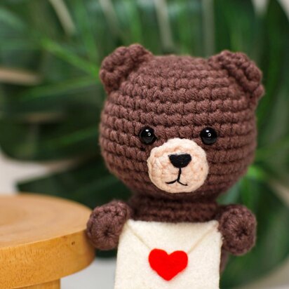 Brown bear amigurumi crochet doll pattern