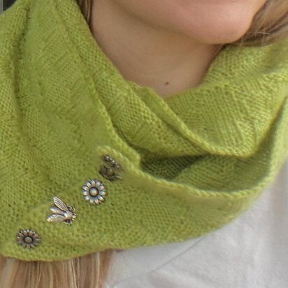 Busy Bee Society Cowl
