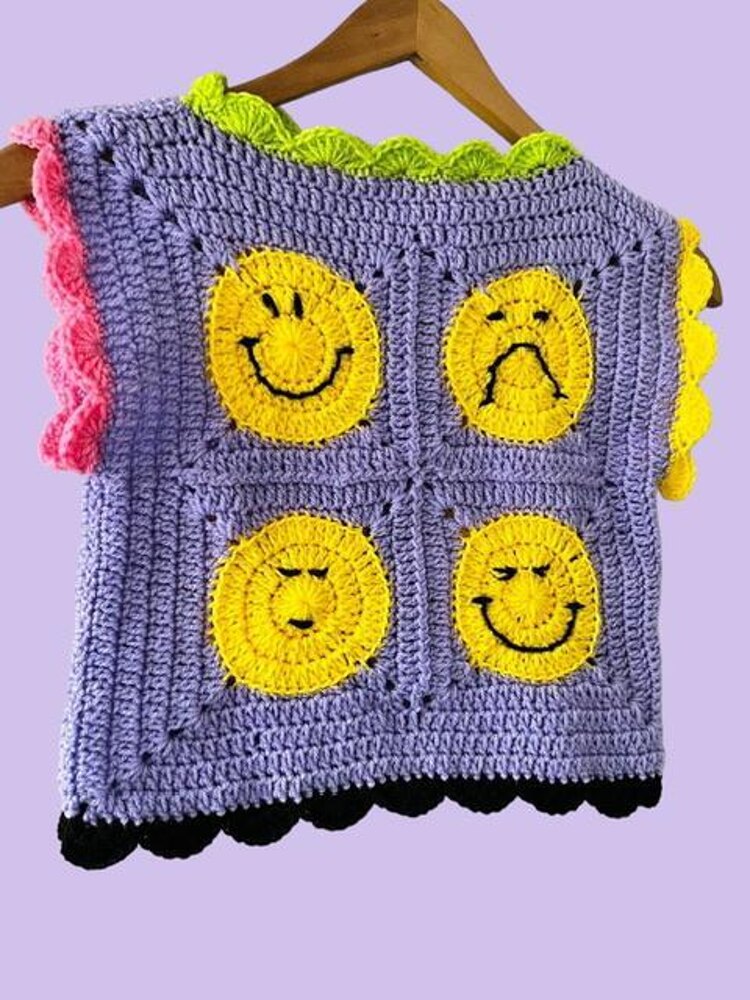 Crochet Smiley Granny Square: Crochet pattern