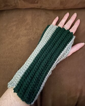 Green & silver fingerless gloves