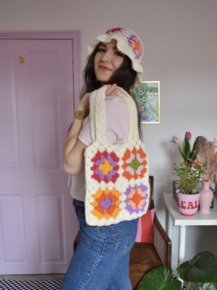 Granny square best sale tote bag