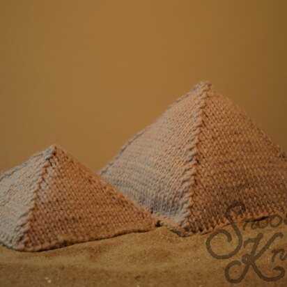 Free Pyramids Knitting Pattern 3D Toy Scenery Snoo's Knits