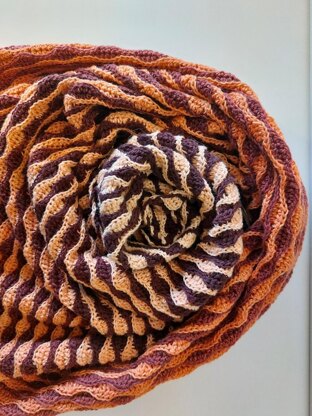 The Garden of Honey shawl - Crochet pattern - Knotsosquare