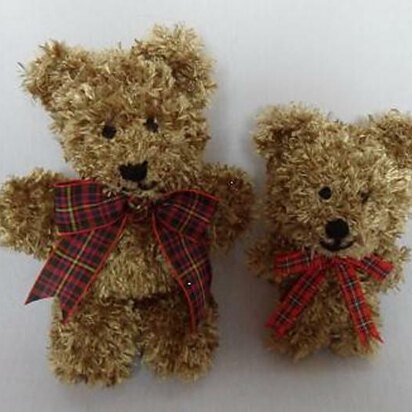 Steve and Danno Small Teddy Bears - knitting pattern