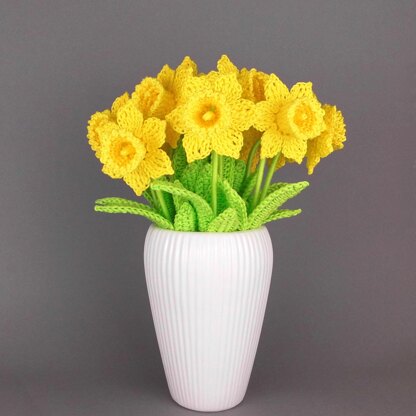 Crochet pattern daffodils bouquet of flowers or single flower