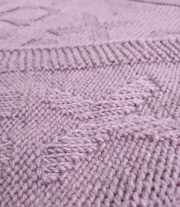 Hearts and hugs blanket