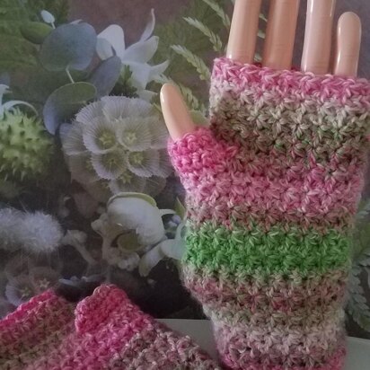 Almost Spring Mitts